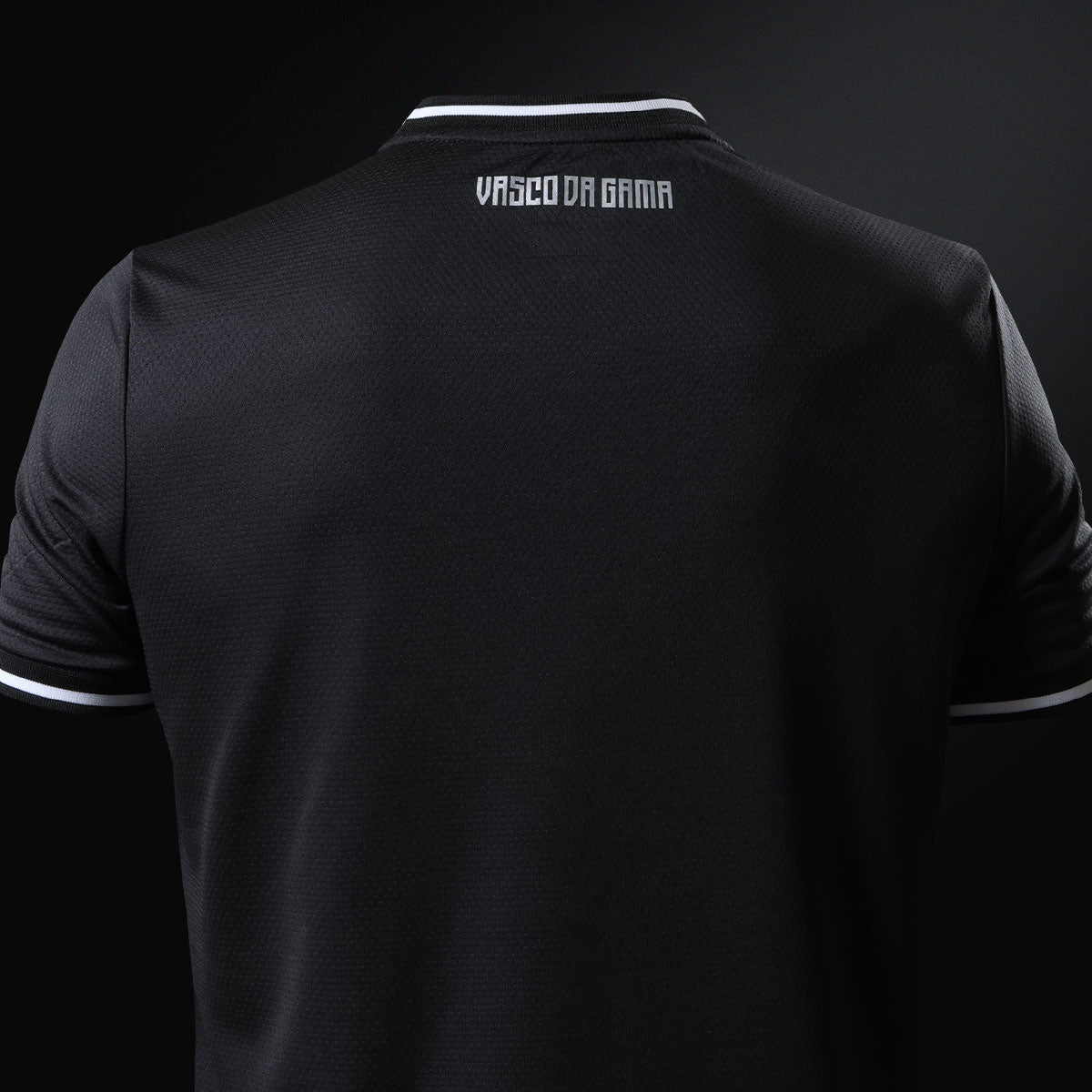 https://images.tcdn.com.br/img/img_prod/1006590/camisa_vasco_raiz_cruzmaltina_masculina_3_20260522105728_32284af7e8a2.jpg